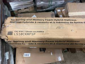 lot 71 image: 10 Spring and Memory Foam Hybrid Mattress - Cal King