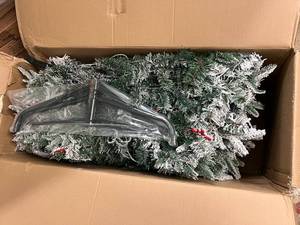 lot 89 image: Lord of XMAS 9 Tall Artificial Christmas Tree
