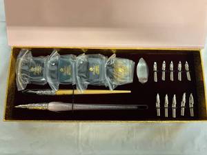 lot 150 image: Daveliou Caligraphy Set - Pink
