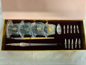 lot 153 image: Daveliou Caligraphy Set - Pink