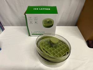 lot 1 image: Ice Lattice-Ice Box
