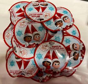 lot 259 image: 20 Elf on a Shelf Scented Bath Bomb Crumbles