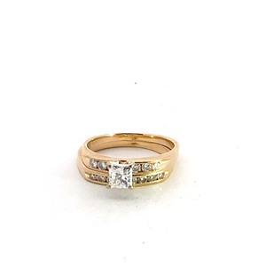lot 18 image: 14k Yellow Gold Natural Princess Cut Diamond Wedding Band Set