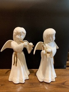 2 Angel Statues