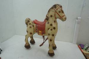 lot 1 image: Vintage MOBO Bronco bouncing riding horse toy