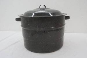 lot 13 image: graniteware canner with jar rack