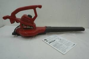lot 30 image: Toro Ultra BlowerVacuum with bag and manual