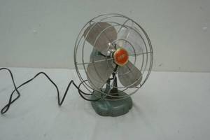 lot 33 image: vintage Zero fan