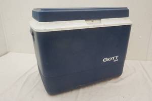 lot 36 image: Large Cooler