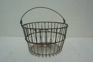 lot 42 image: vintage egg basket 1 of 3