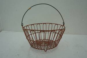 lot 43 image: vintage egg basket 2 of 3
