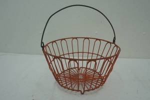 lot 44 image: vintage egg basket 3 of 3