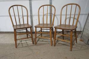 lot 59 image: 3 vintage wooden chairs