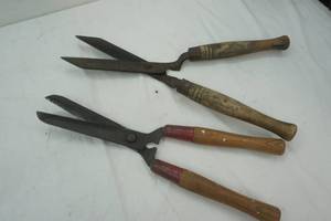 lot 102 image: Hedge Trimmers