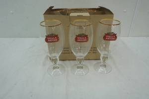 lot 131 image: Stella Artois glasses 6ct