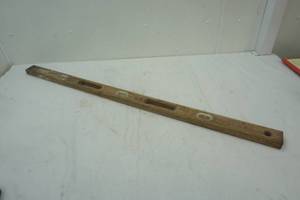 lot 137 image: Stanley level 4