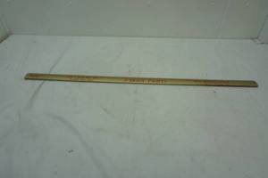 lot 140 image: metal yardstick lot