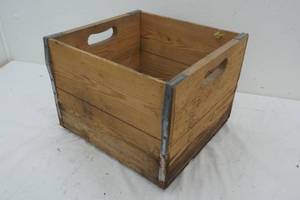 lot 147 image: square wood crate
