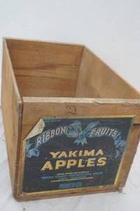 lot 148 image: Yakima Apple crate