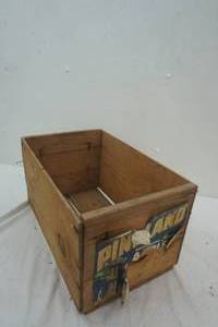 lot 150 image: Pineland Apple crate