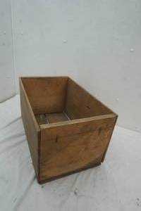 lot 152 image: apple crate