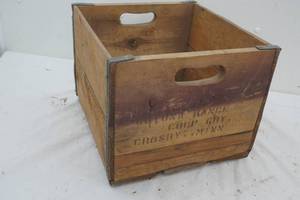 lot 157 image: Crosby Creamery crate