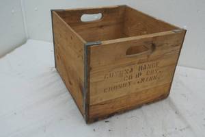 lot 158 image: Crosby Creamery crate