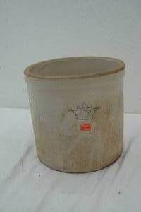 lot 108 image: Robinson Ransbottom crock