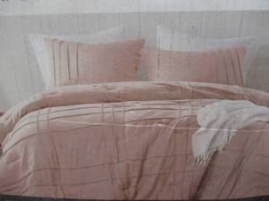 lot 2 image: 3 Piece Comforter Set-Full Queen-Pink Raised Ridges