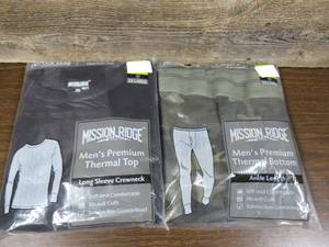 lot 126 image: Set of Mission Ridge Mens Premium Thermal Black Top & Camo Bottom-2XL