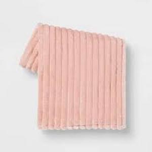 lot 160 image: Textured Faux Fur Reversible Throw Blanket - Threshold-Pink