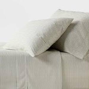 lot 195 image: Ultra Soft Flannel Sheet Set - Threshold-Full-Grey Stripe