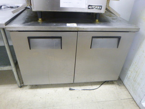 lot 33 image: True Undercounter Cooler