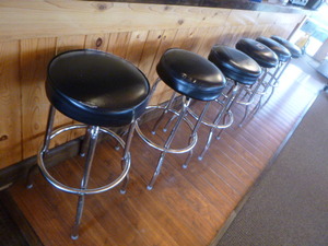 lot 46 image: 6 Bar Stools