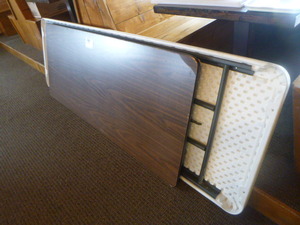 lot 48 image: 2 Folding Tables