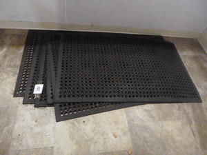 lot 49 image: 6 Anti-Fatigue Mats