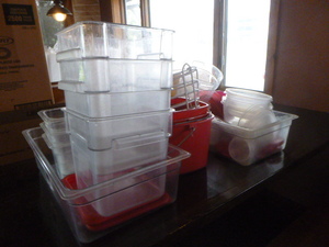 lot 61 image: Cambro Containers