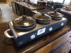 lot 68 image: 3 Burner Buffet