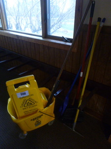lot 85 image: Mop Bucket