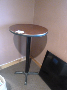 lot 89 image: Hightop Table