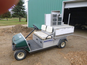 lot 6 image: Beverage Golf Cart