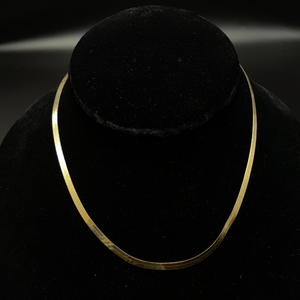 Brightly Polished Classic Herringbone Chain Necklace in 14k Yellow Gold