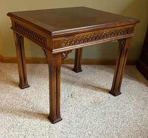lot 60 image: Lovely Accent Table by Lane Furniture