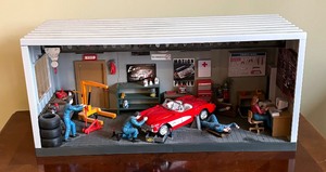 lot 63 image: Amazing Auto Shop Diorama