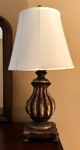 lot 43 image: Distressed Table Lamp
