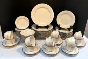 lot 23 image: Noritake Marseille China Service for 12