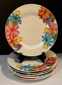 lot 104 image: Six Fabulous Floral Plates by Norfolk