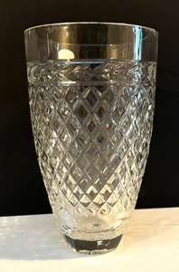 lot 111 image: Elegant Rogaska Crystal Vase
