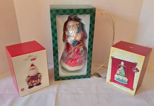 lot 84 image: Festive Christmas Ornaments
