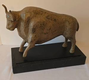 lot 15 image: Fabulous Cast Iron Bison Sculpture on Granite Base